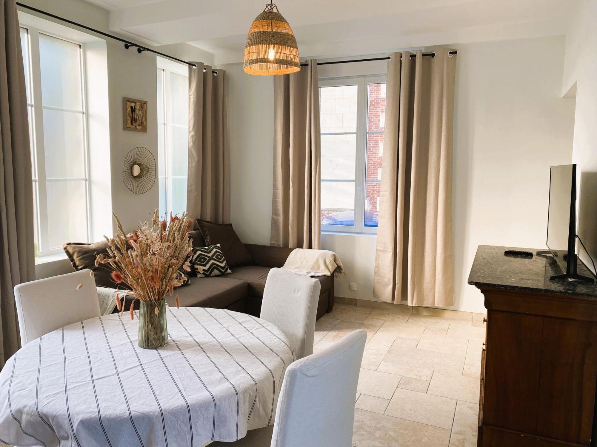 Maison 2 Chambres Avec Parking Et Jardin Noyon Exterior photo